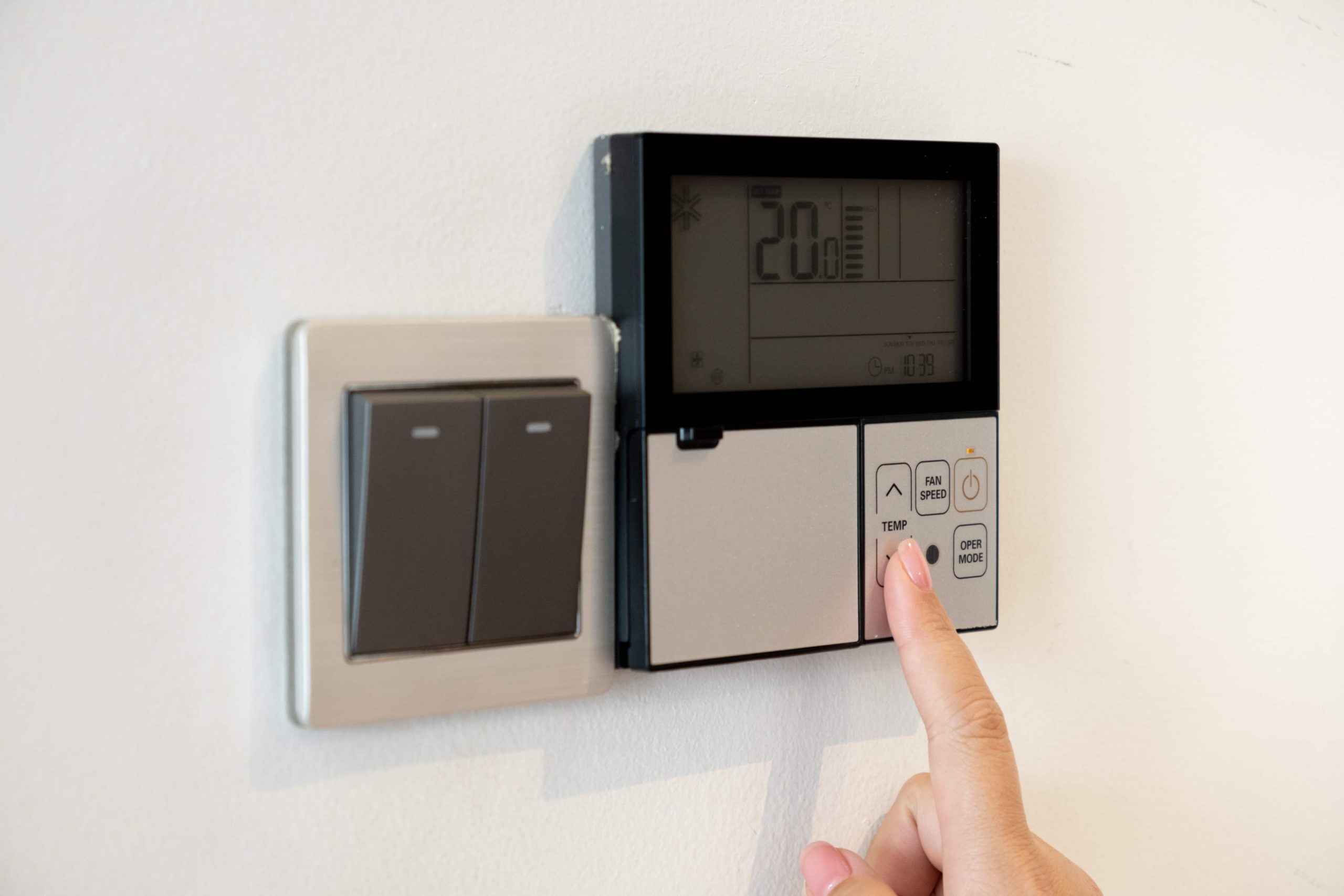setting the thermostat to central ac unit